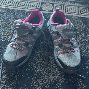 7.5 Bear Paw hiking shoes - excellent condition